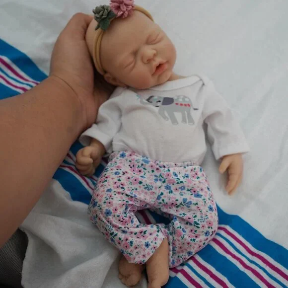 Lifelike Reborn Baby Doll 12 inch Full Silicone Newborn Girl Real Life Baby Doll - Picture 4 of 7